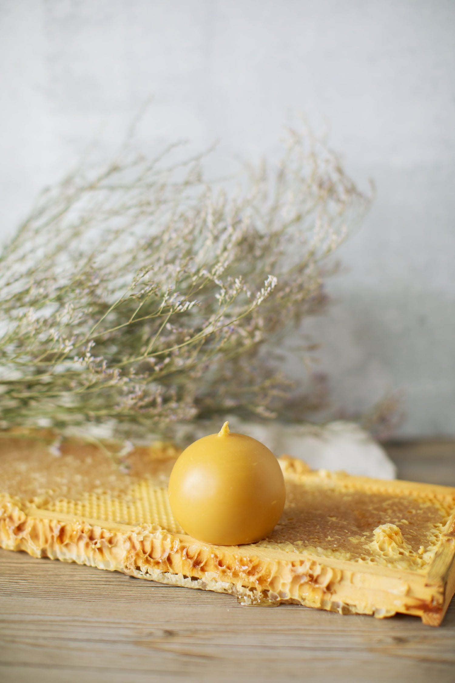 Pure Beeswax Sphere Candles