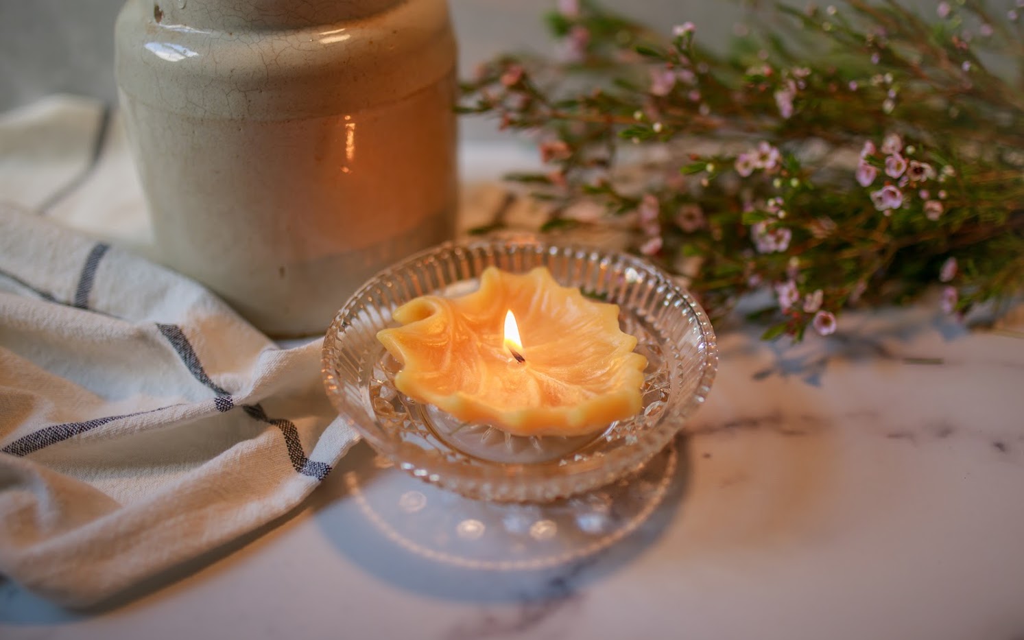 Pure Beeswax Large Floating Leaf Candle